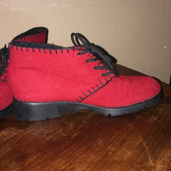 Talbots Preppy Academia Studious Holiday Red Material Ankle Booties - Picture 2 of 8